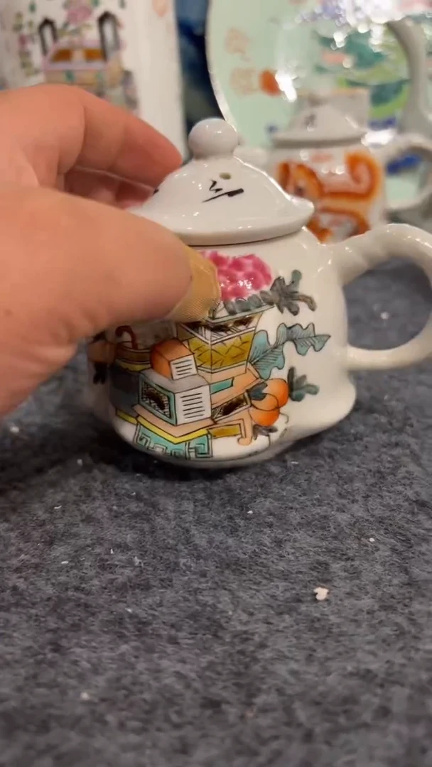 摆件瓷摆件瓷摆件博古瓜棱壶手把壶