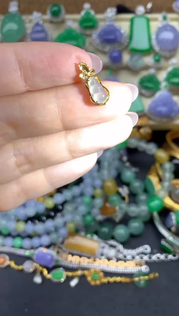 【闪购商品】翡翠颈饰18K金镶嵌84国好珍宝