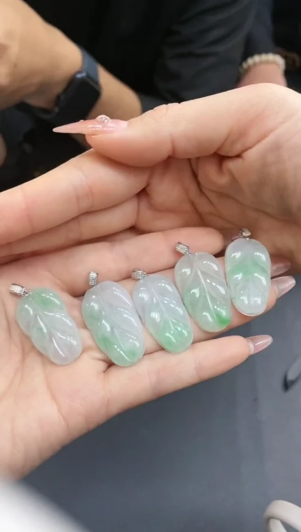 【闪购商品】翡翠颈饰未镶嵌CYX 29767C 叶子吊坠 多样发一