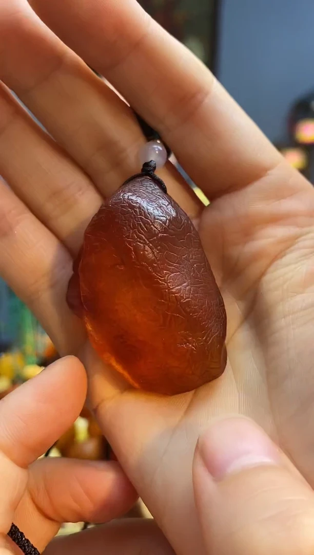 未镶嵌颈饰琥珀吊坠