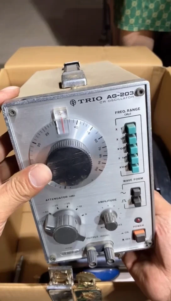 8新中古商品，瑕疵品，不保好坏。545