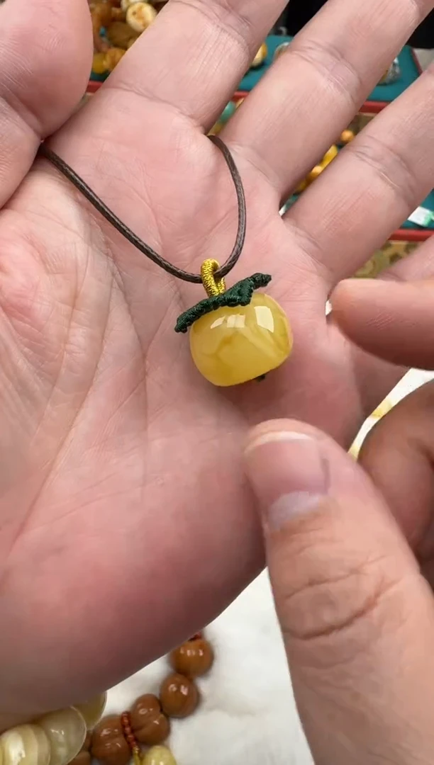 琥珀未镶嵌珠宝奇石柿子事事如意吊坠HZ115