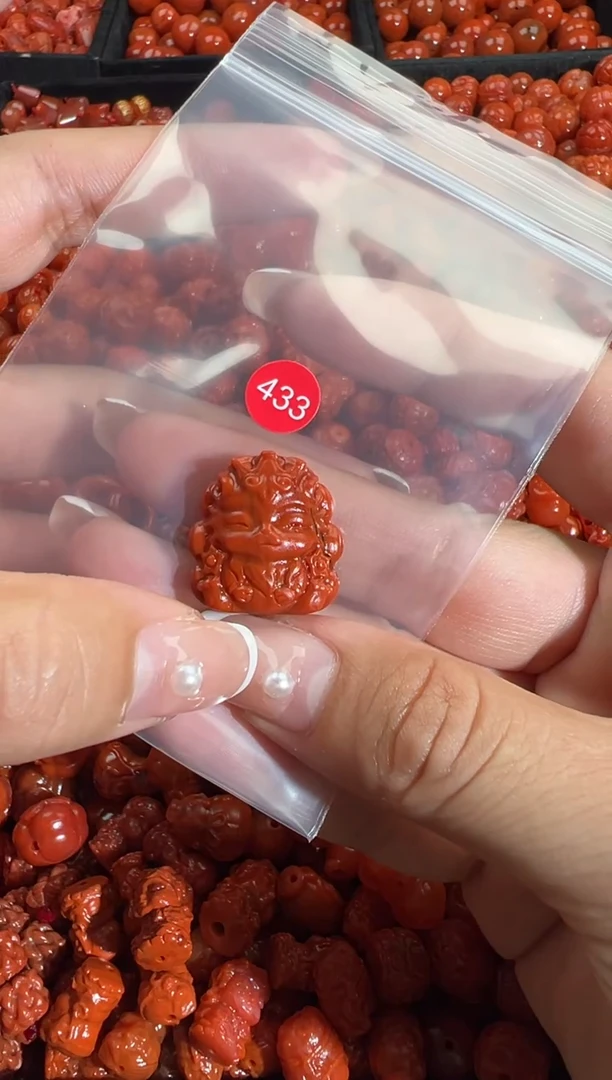 颈饰未镶嵌南红玛瑙1