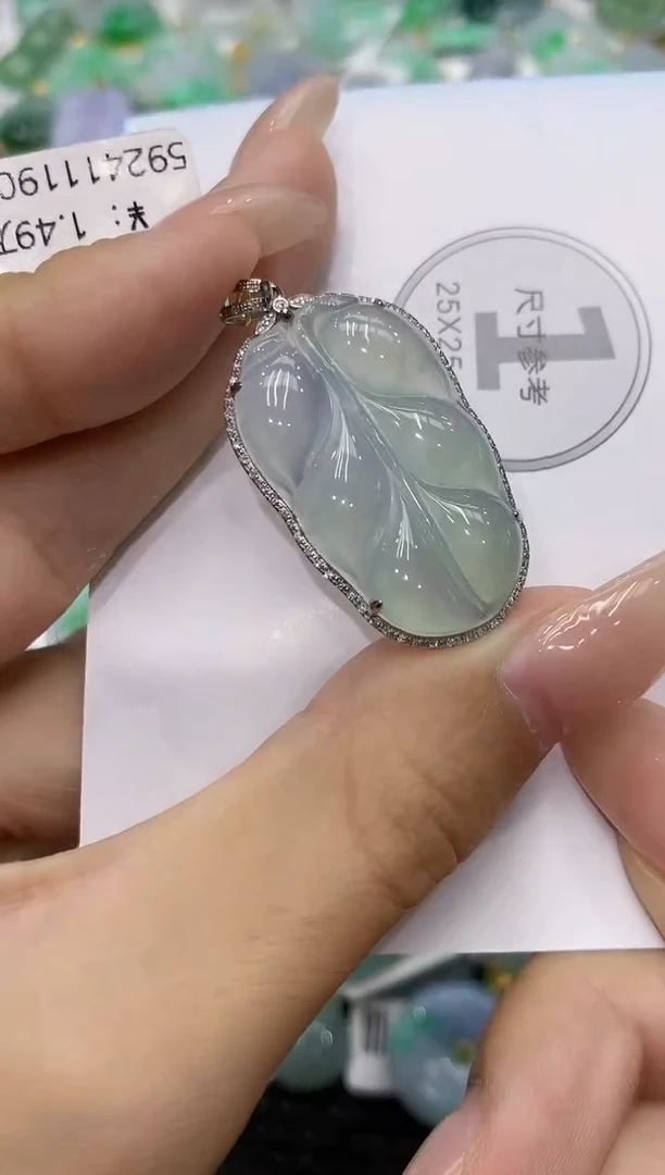 颈饰18K金镶嵌翡翠111111111111