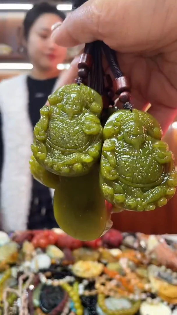 未镶嵌蛇纹石玉吊坠多样性发货，拍一发一拍二发二