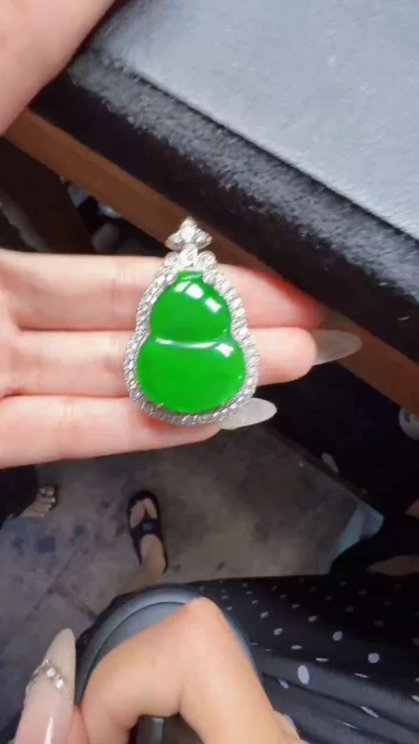 未镶嵌定制翡翠翡翠A货有轻微色差属于正常现象，葫芦多样性发货1