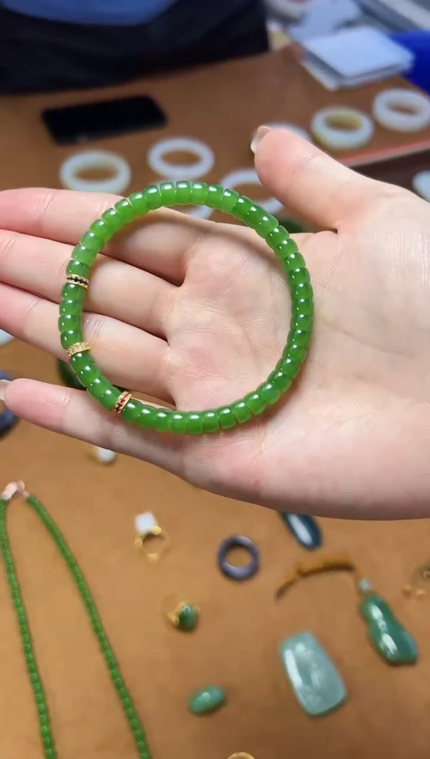 手串未镶嵌和田玉俄料碧玉