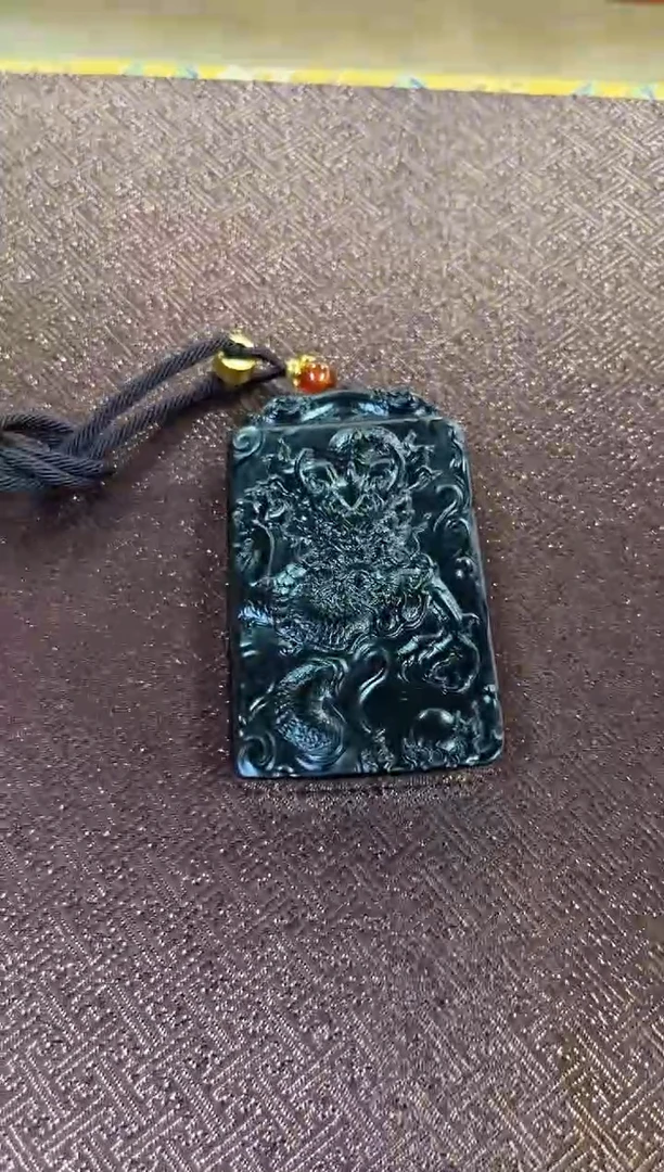 颈饰未镶嵌和田玉和田玉挂件龙牌龙山水M014