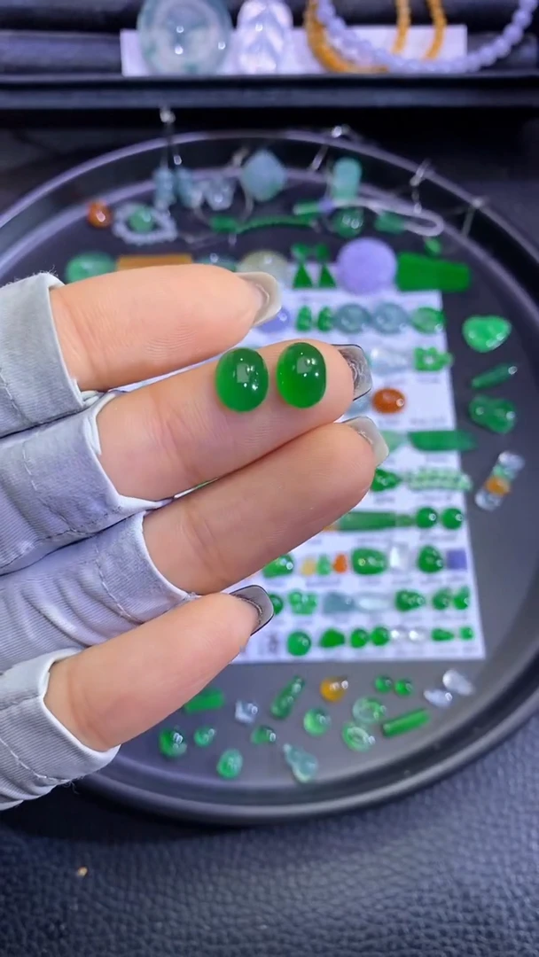 未镶嵌挂件翡翠蛋面