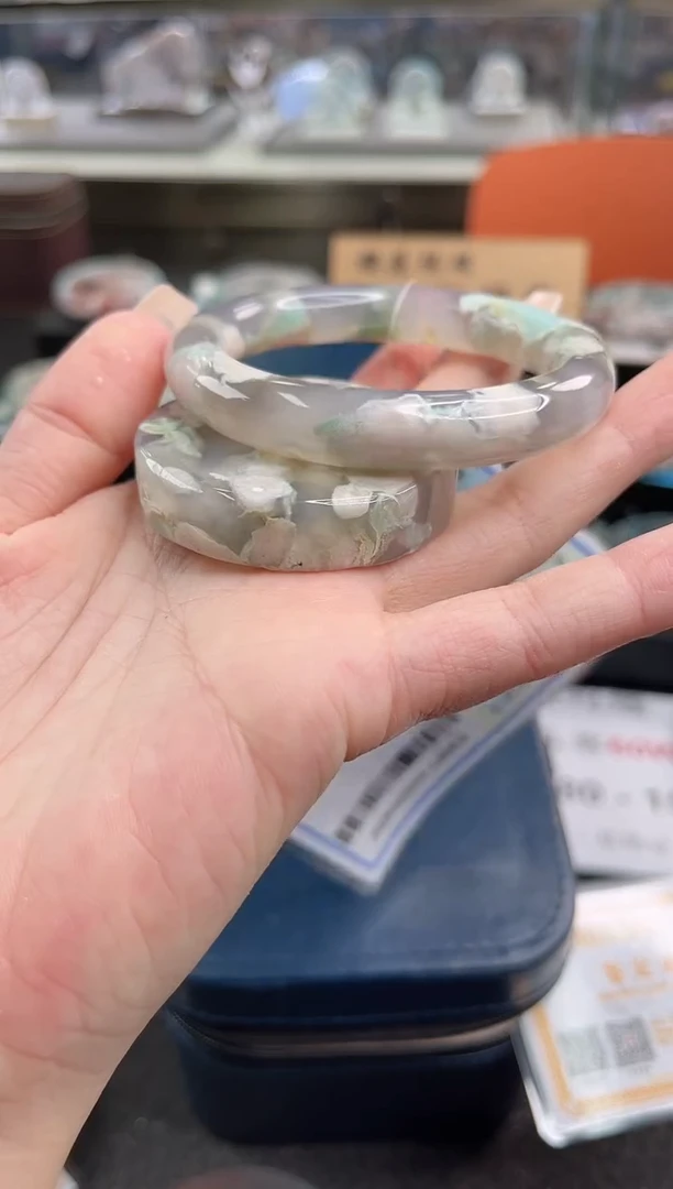 未镶嵌手镯石英质玉尘*丷圈口（赠品镯心）