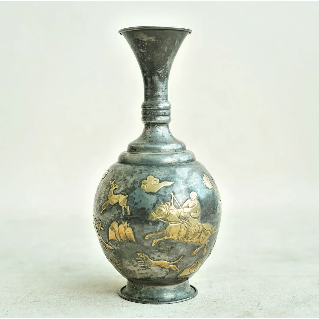 文华开物第153期拍品 16 明代 银鎏金狩猎图瓶