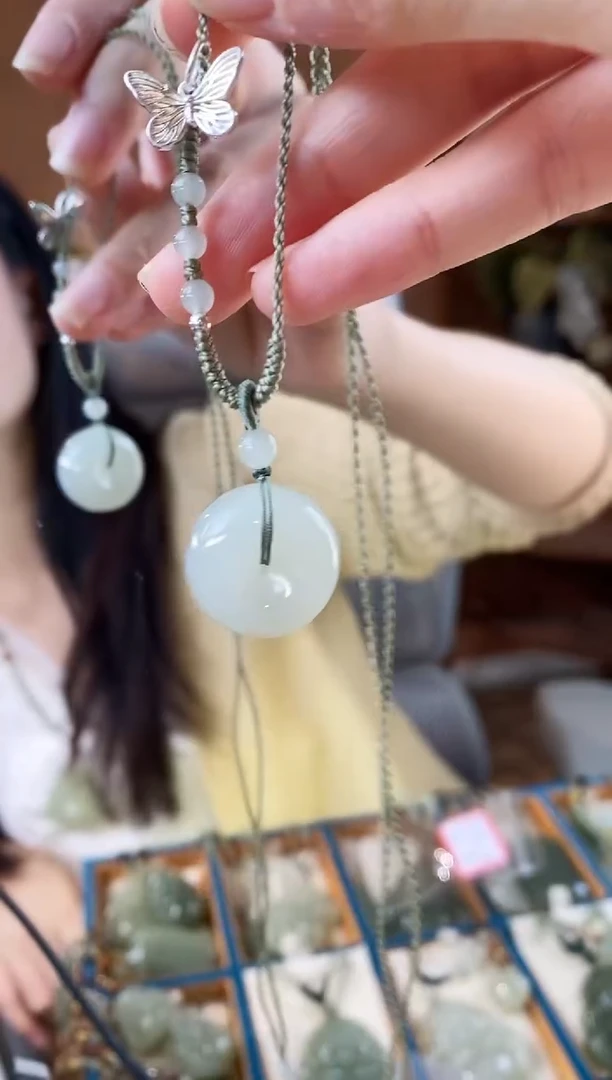 颈饰未镶嵌和田玉20mm平安扣蝴蝶项链