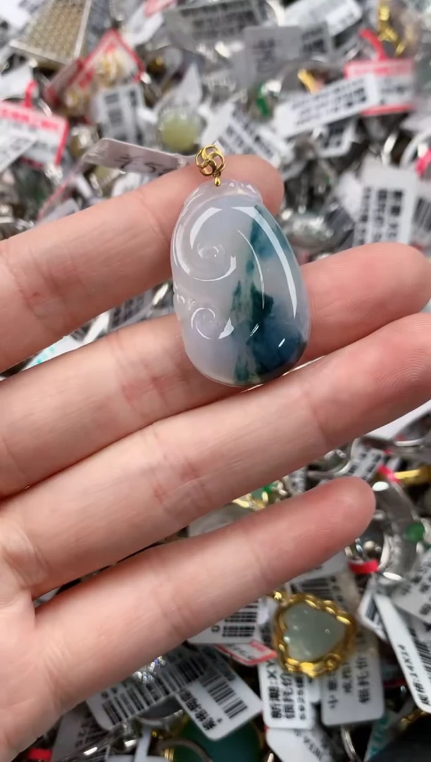 18K金镶嵌戒指翡翠888          10