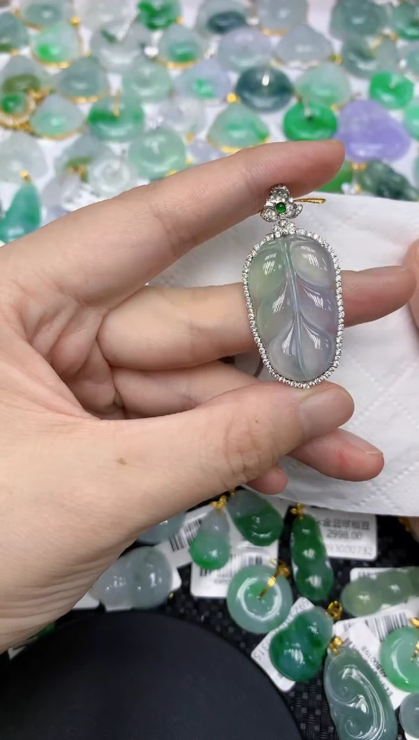 颈饰18K金镶嵌翡翠1111111