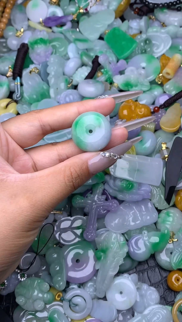 翡翠未镶嵌颈饰天然缅甸翡翠吊坠