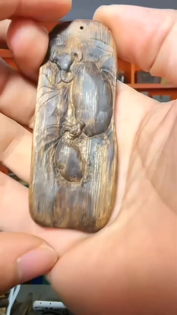 沉香吊坠120号红土生肖牛多样性发一