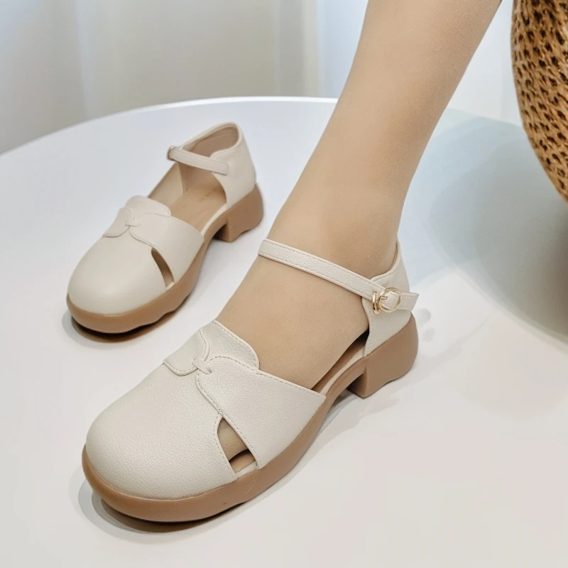 新款复古包头凉鞋舒适时尚休闲百搭夏季真皮软底妈妈鞋圆头低跟