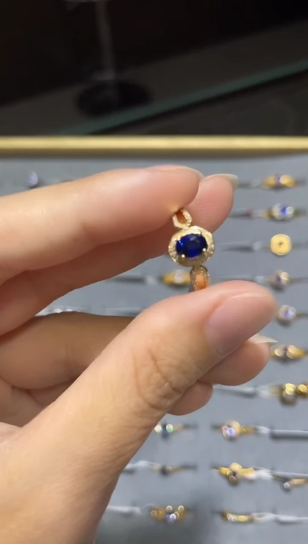 戒指蓝宝石18K金镶嵌1