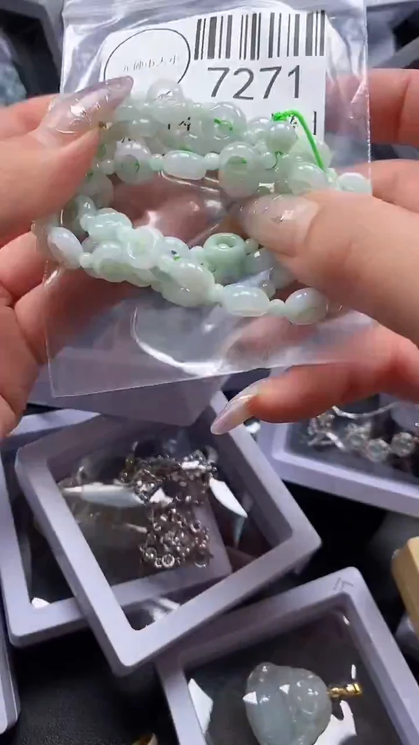 吊坠(不含链)未镶嵌翡翠7271