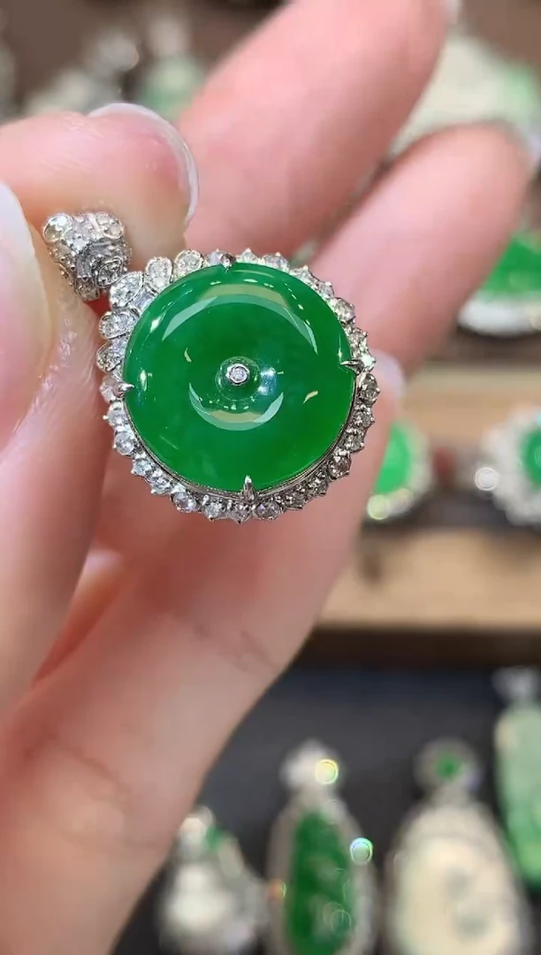 吊坠(不含链)18K金镶嵌翡翠C32