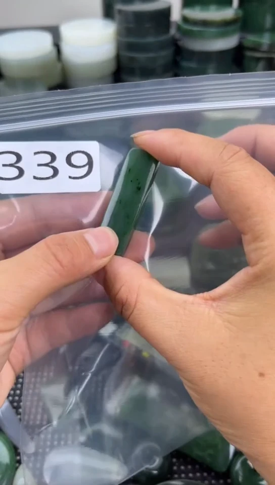 和田玉未镶嵌珠宝半成品牌子