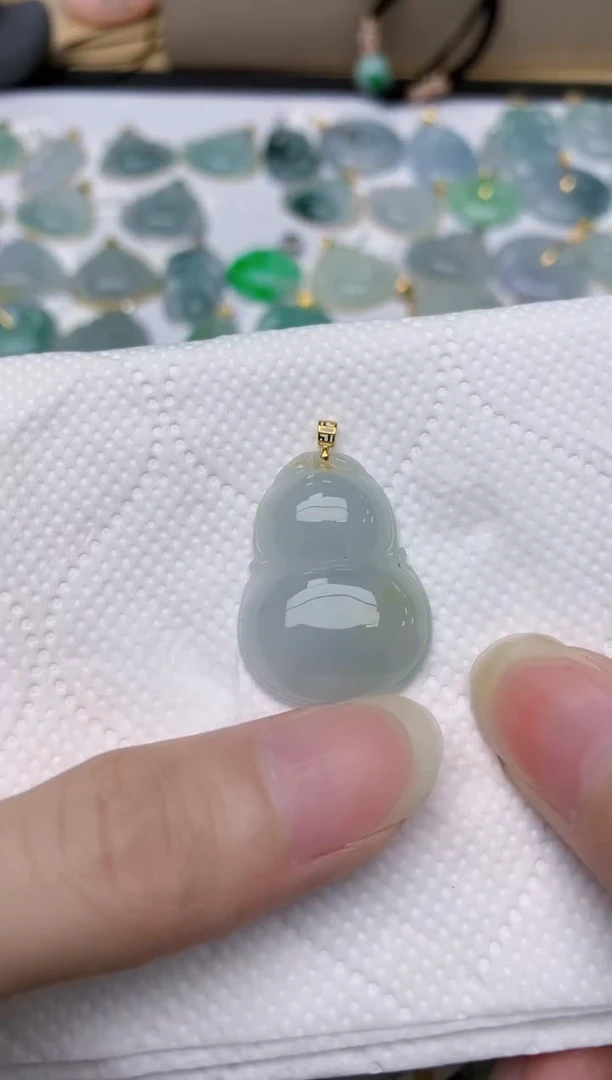 翡翠18K金镶嵌颈饰天然A货翡翠