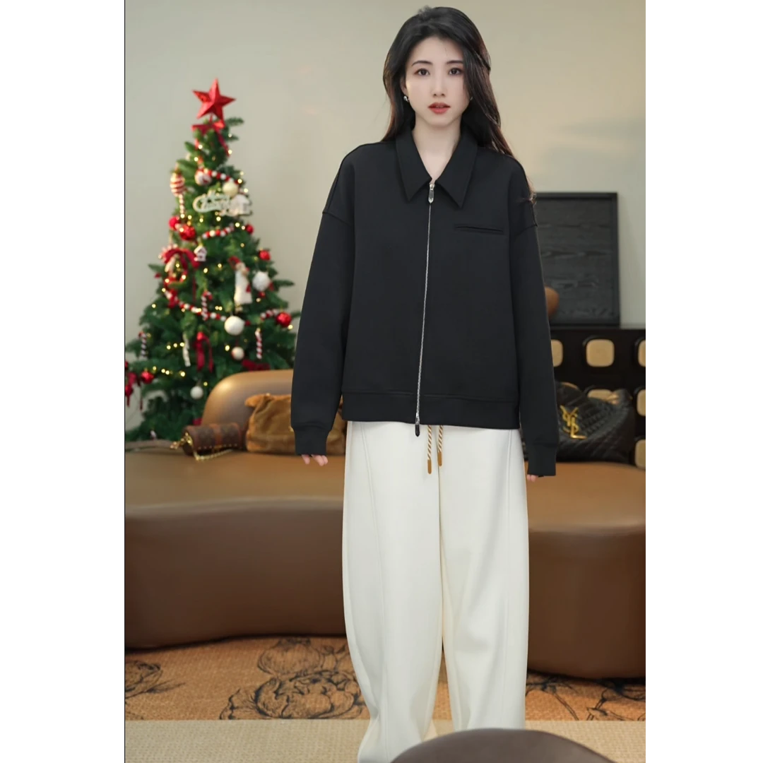 小乖逃休闲MM摩登黑调黑色外套polo一横口袋狮子拉链S25622