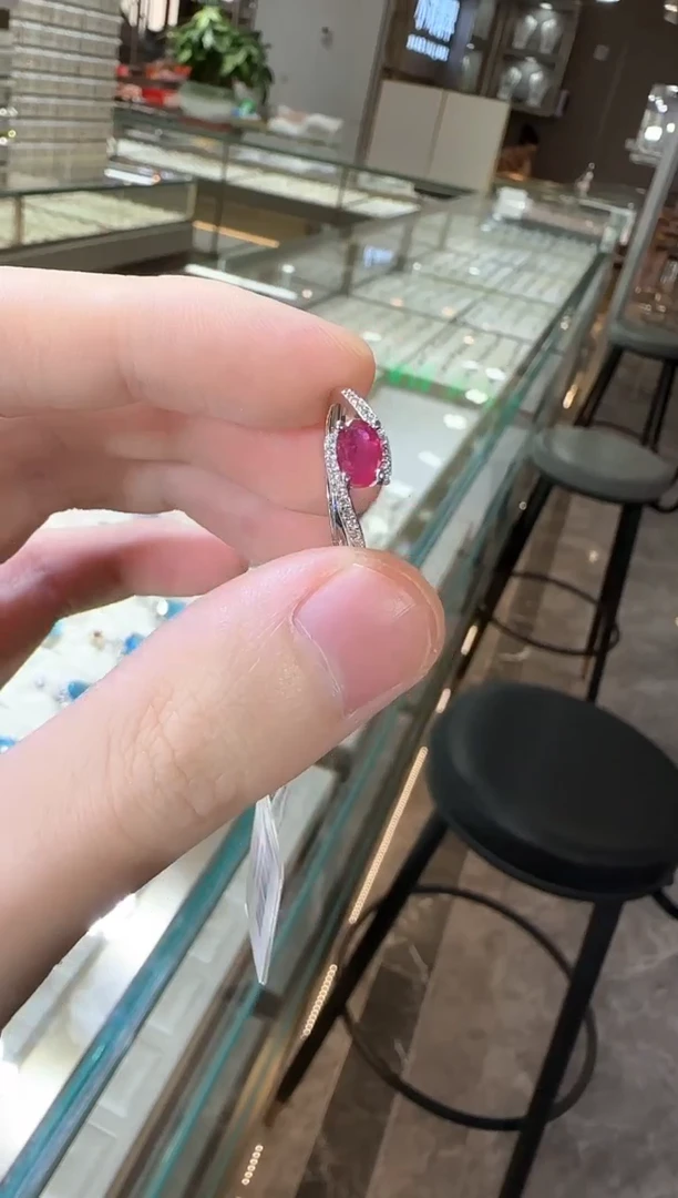 银S925镶嵌戒指红宝石4*6mm