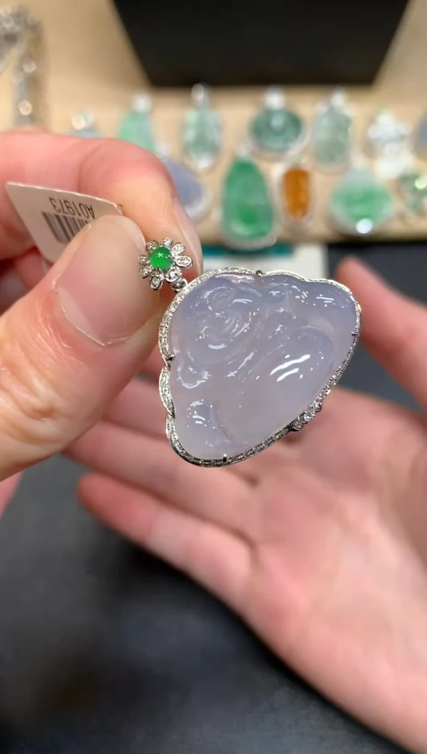 【闪购商品】翡翠颈饰18K金镶嵌佛公【无服务费】