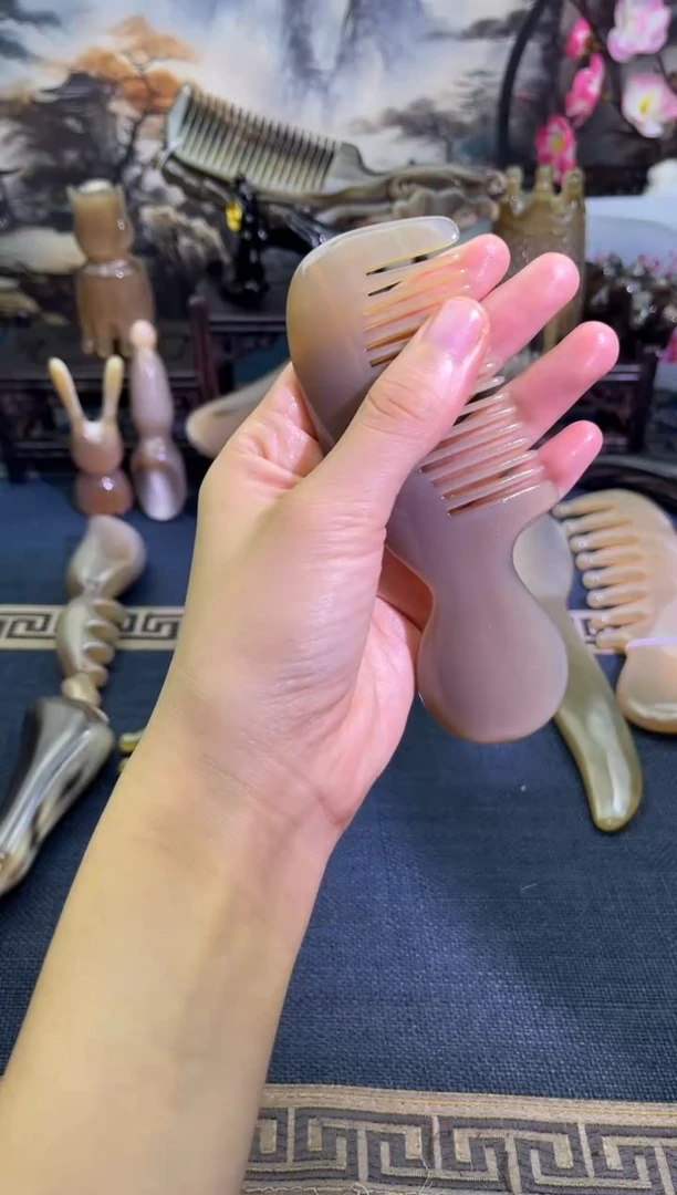 云南老白水纯色手柄梳
