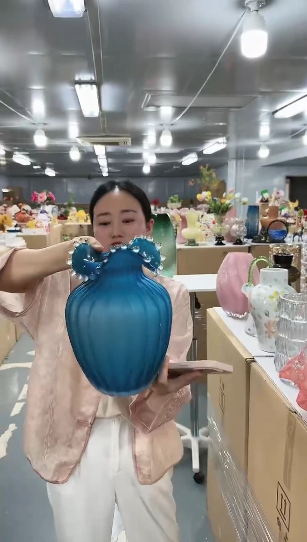 金沃水晶琉璃摆件    花瓶