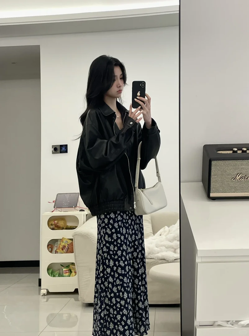 2025春季一整套女高级感穿搭黑色皮衣外套女吊带碎花连衣裙两件套