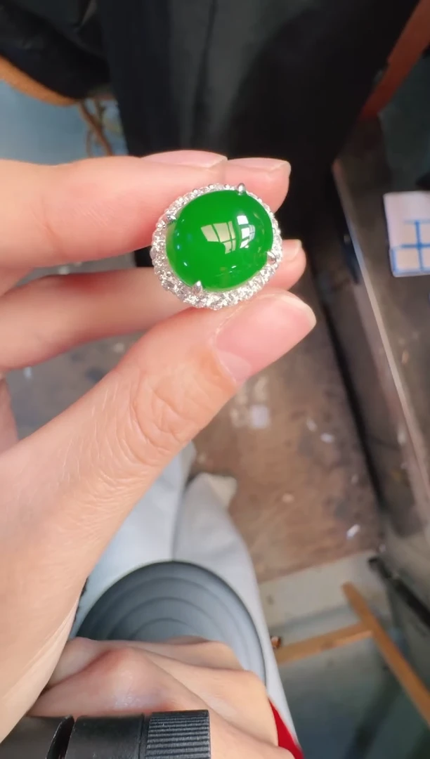 未镶嵌定制翡翠A货有轻微色差属于正常现象，戒指1