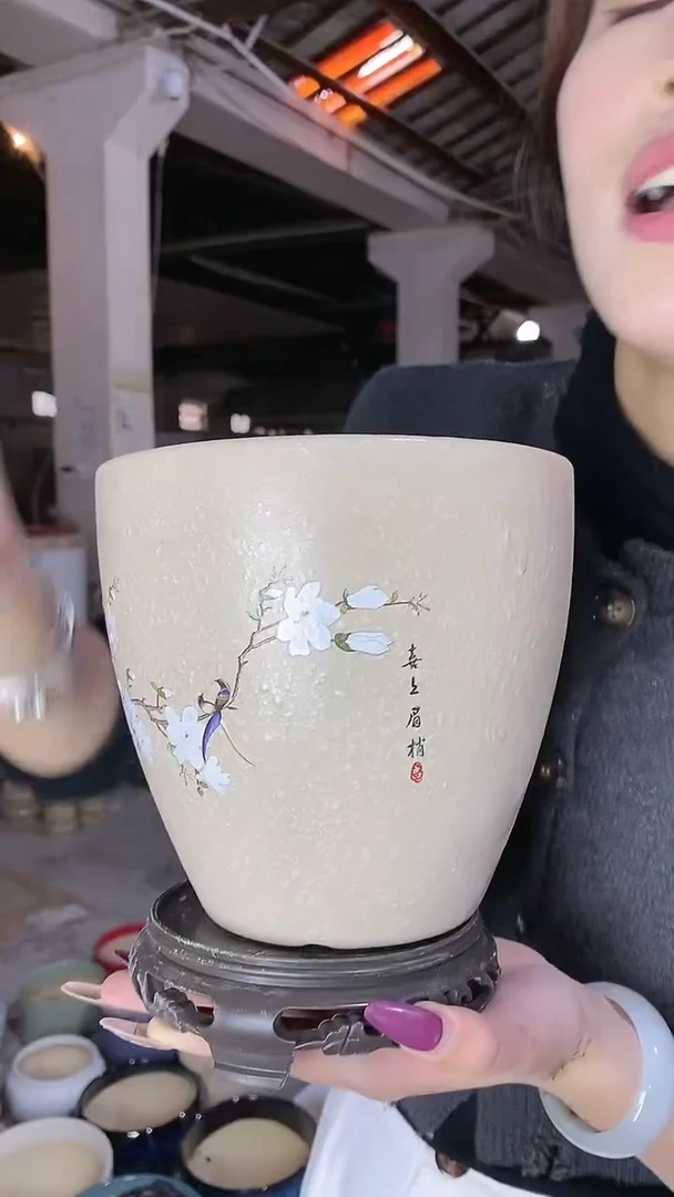 【闪购商品】陶瓷鹅蛋形米雪兰花小S+底座