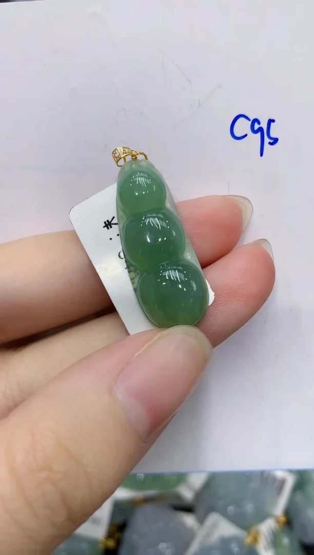 翡翠18K金镶嵌颈饰111111111