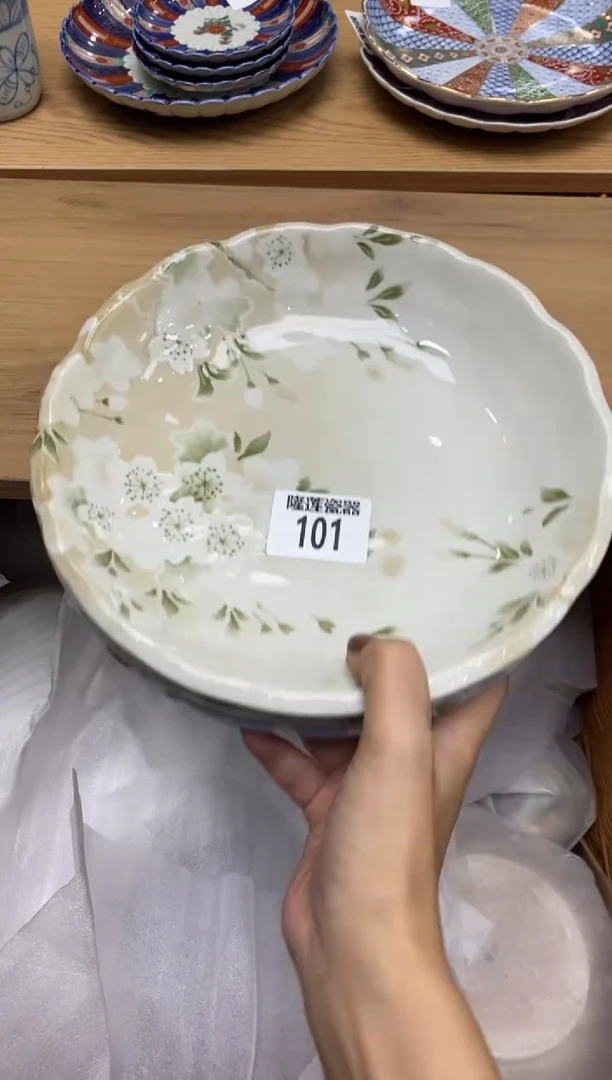 瓷片秋**痕隆莲瓷器欢迎大家