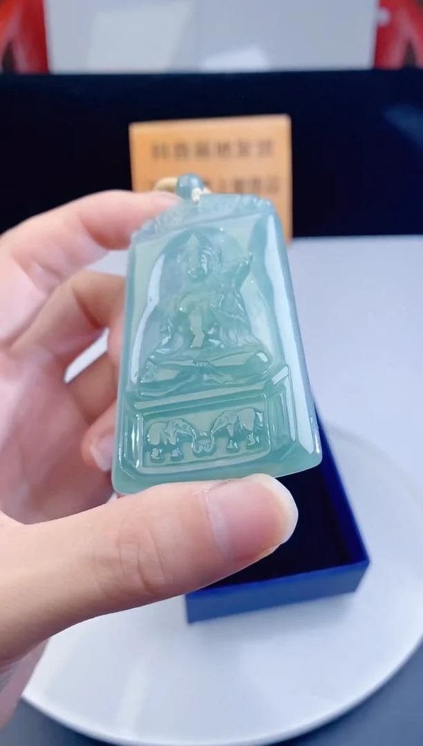 颈饰未镶嵌翡翠1