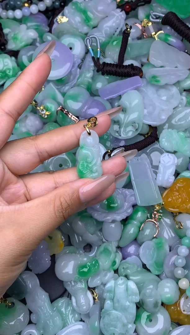 翡翠未镶嵌颈饰天然缅甸翡翠吊坠