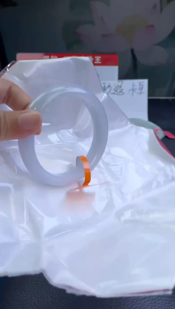 翡翠手镯未镶嵌11翡翠手镯