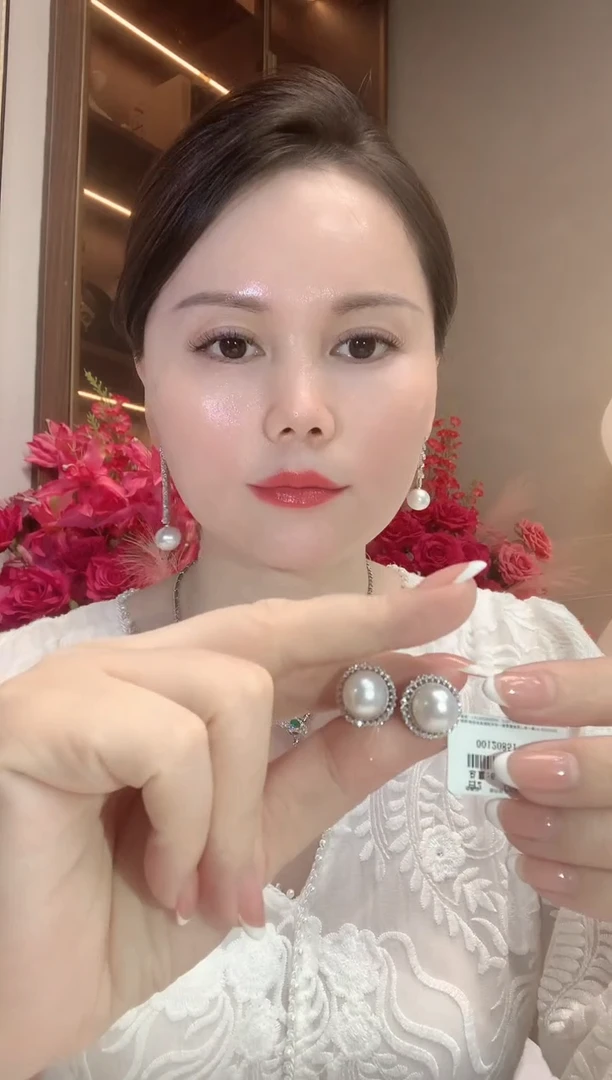 18K金镶嵌海水珍珠耳饰D66