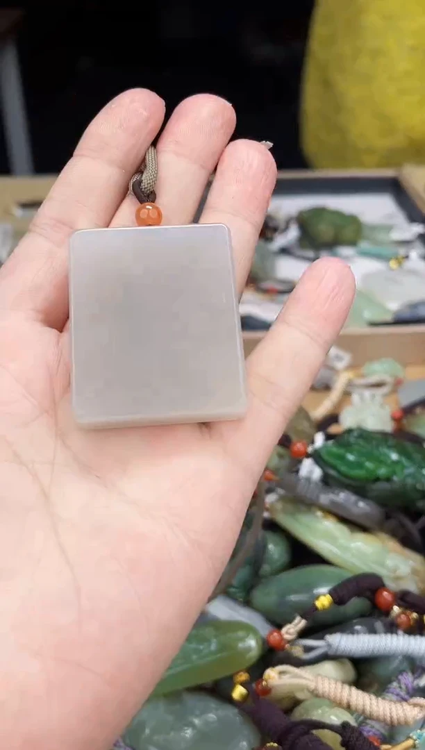 颈饰未镶嵌和田玉1