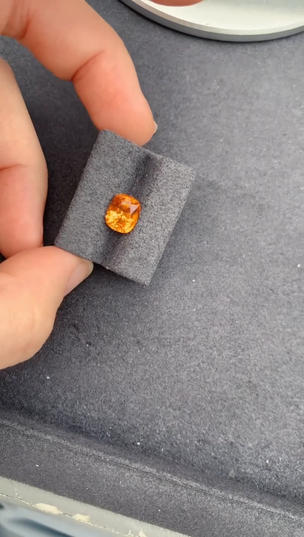 未镶嵌裸石石榴石3.1ct芬达FC