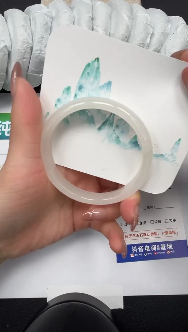 【闪购商品】石英质玉手镯未镶嵌62-60.4