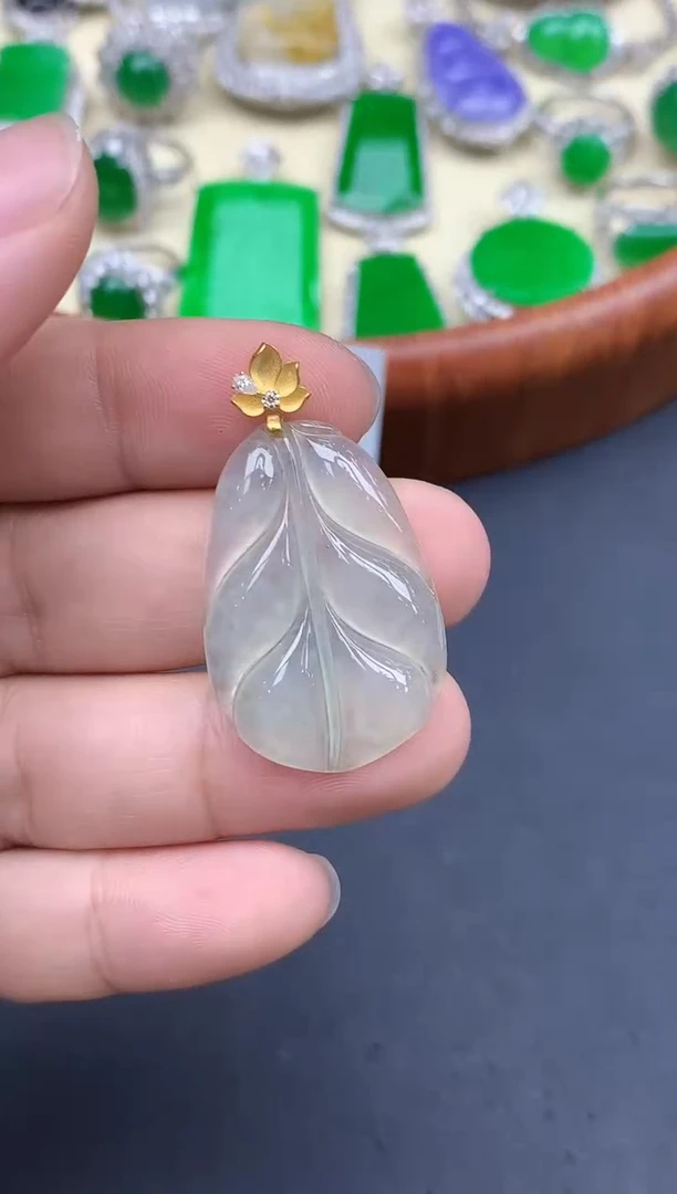 颈饰18K金镶嵌翡翠215-中国好珍宝