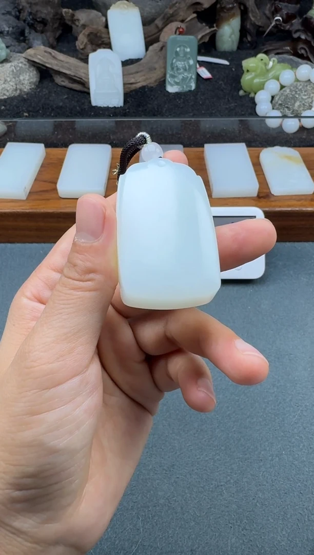 和田玉未镶嵌颈饰2