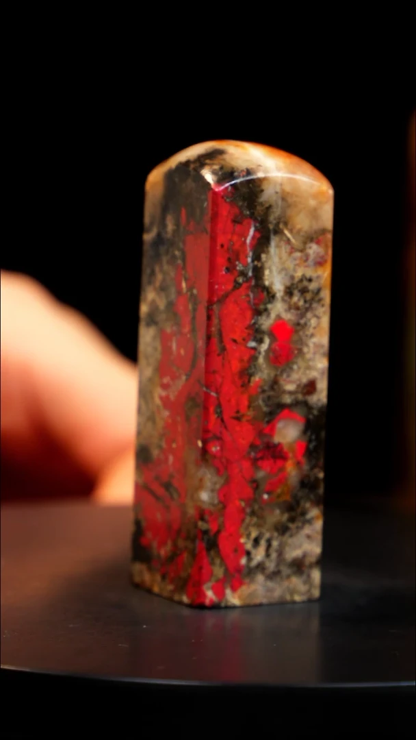 鸡血石刘关张鸡血石