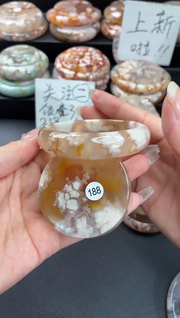 手镯玛瑙/玉髓未镶嵌石英质玉56圈(赠送镯心)圈口建议拍大