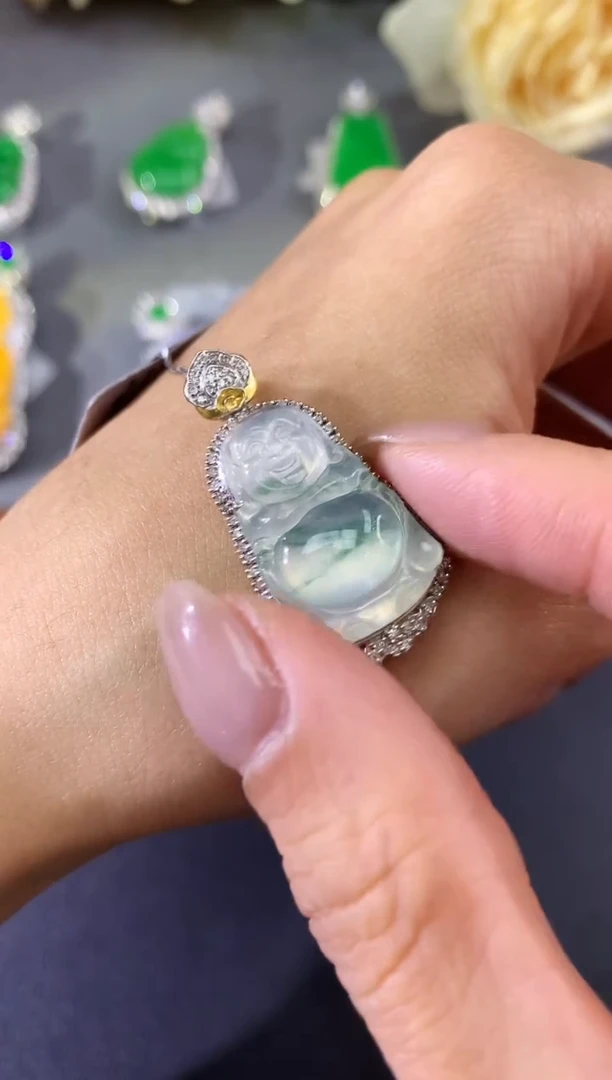 吊坠(不含链)18K金镶嵌翡翠B11多样性发其一