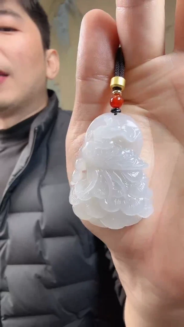 颈饰未镶嵌和田玉.