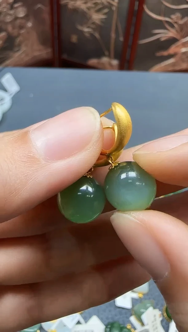 和田玉18K金镶嵌耳饰1